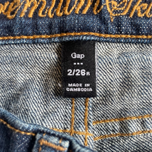 Gap premium skinny- but really almost straight leg. - Picture 4 of 5